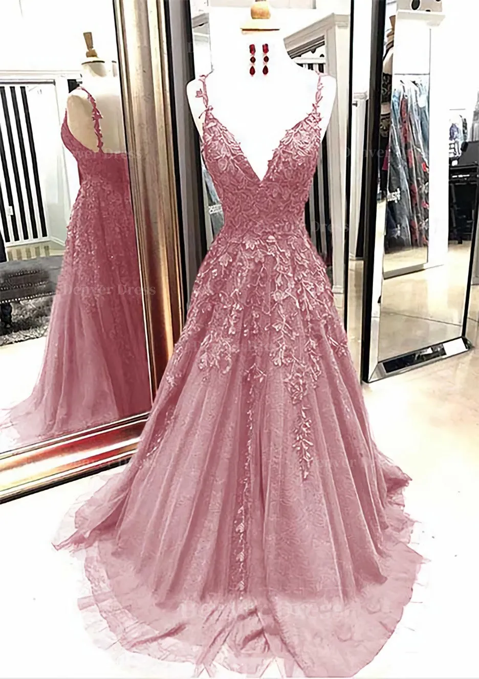 A-line/Princess V Neck Sleeveless Sweep Train Tulle Prom Dress With Appliqued