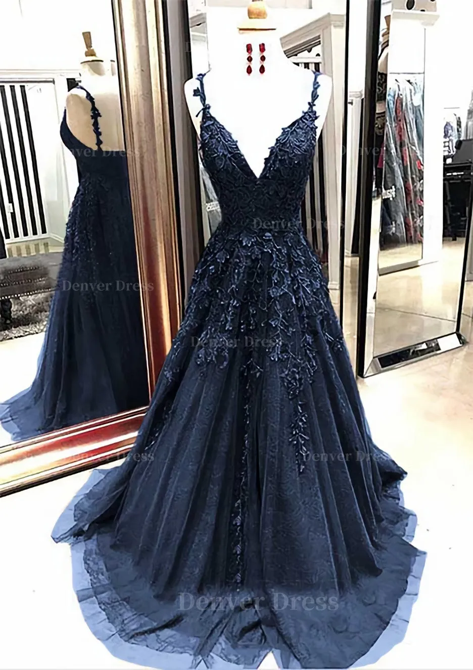 A-line/Princess V Neck Sleeveless Sweep Train Tulle Prom Dress With Appliqued