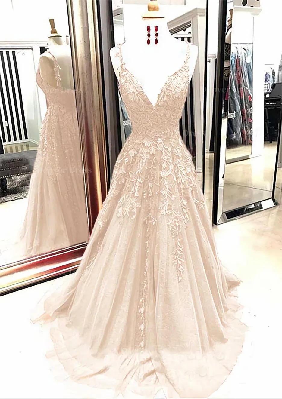 A-line/Princess V Neck Sleeveless Sweep Train Tulle Prom Dress With Appliqued