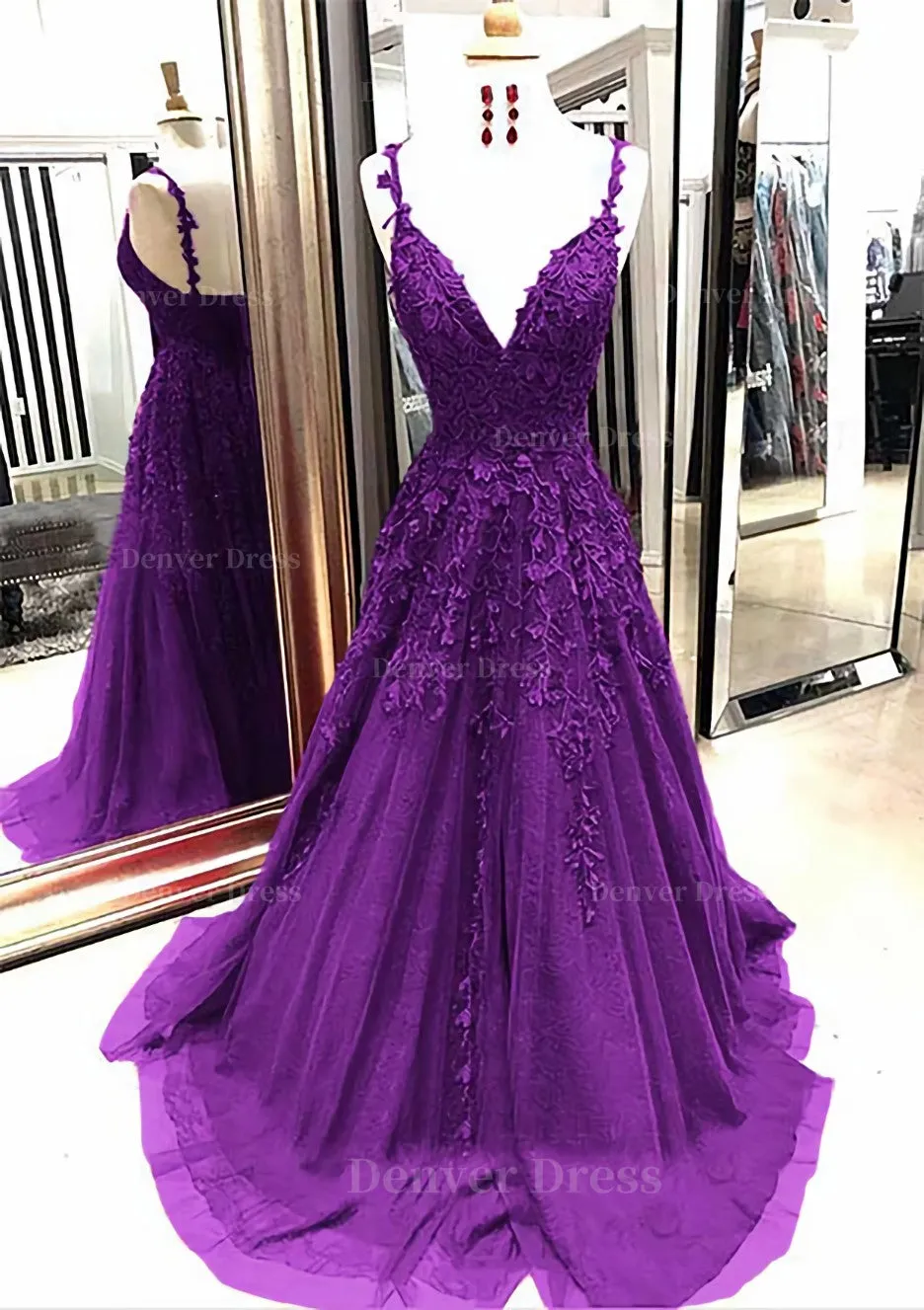 A-line/Princess V Neck Sleeveless Sweep Train Tulle Prom Dress With Appliqued