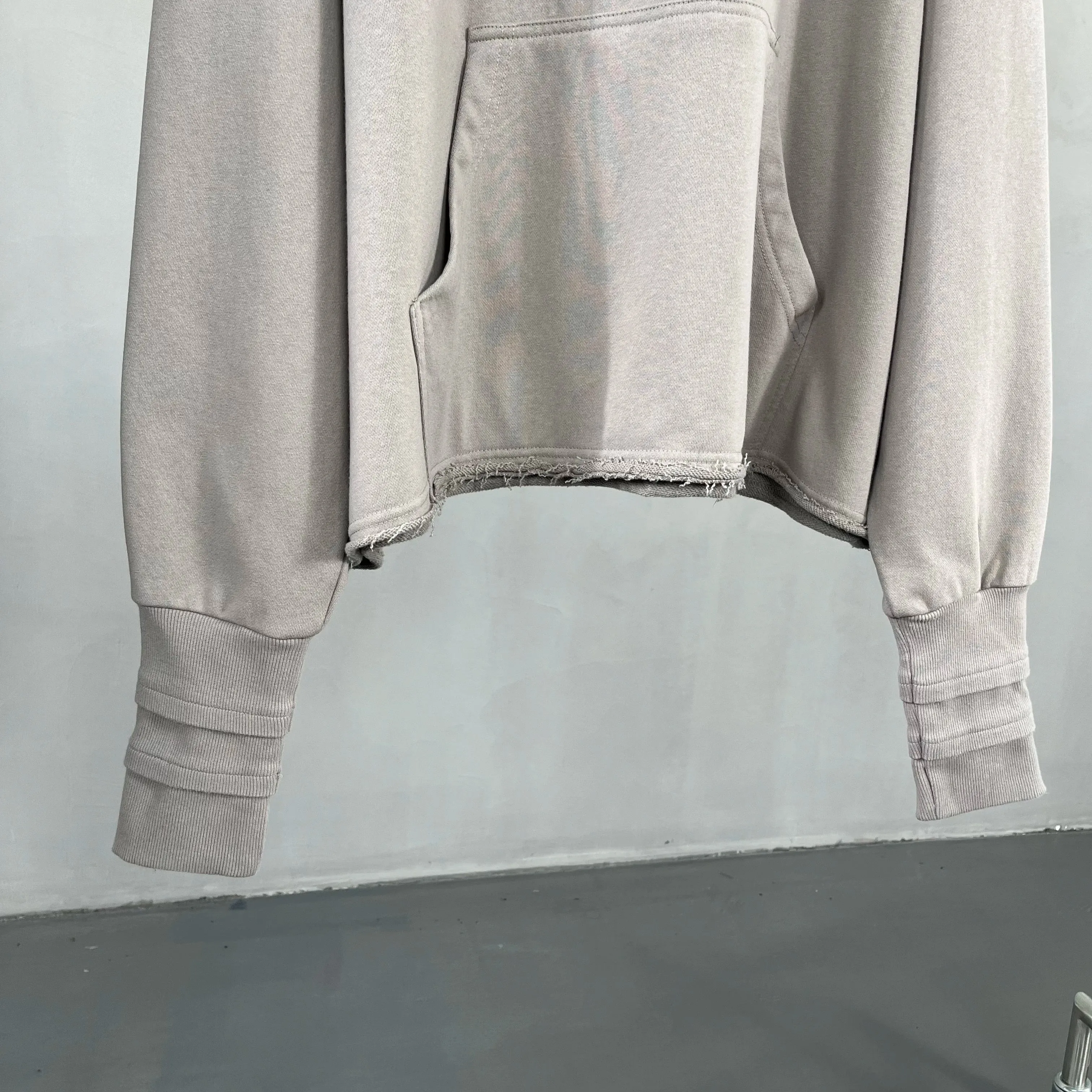 Folded Thread Hand-Sleeve Hoodie