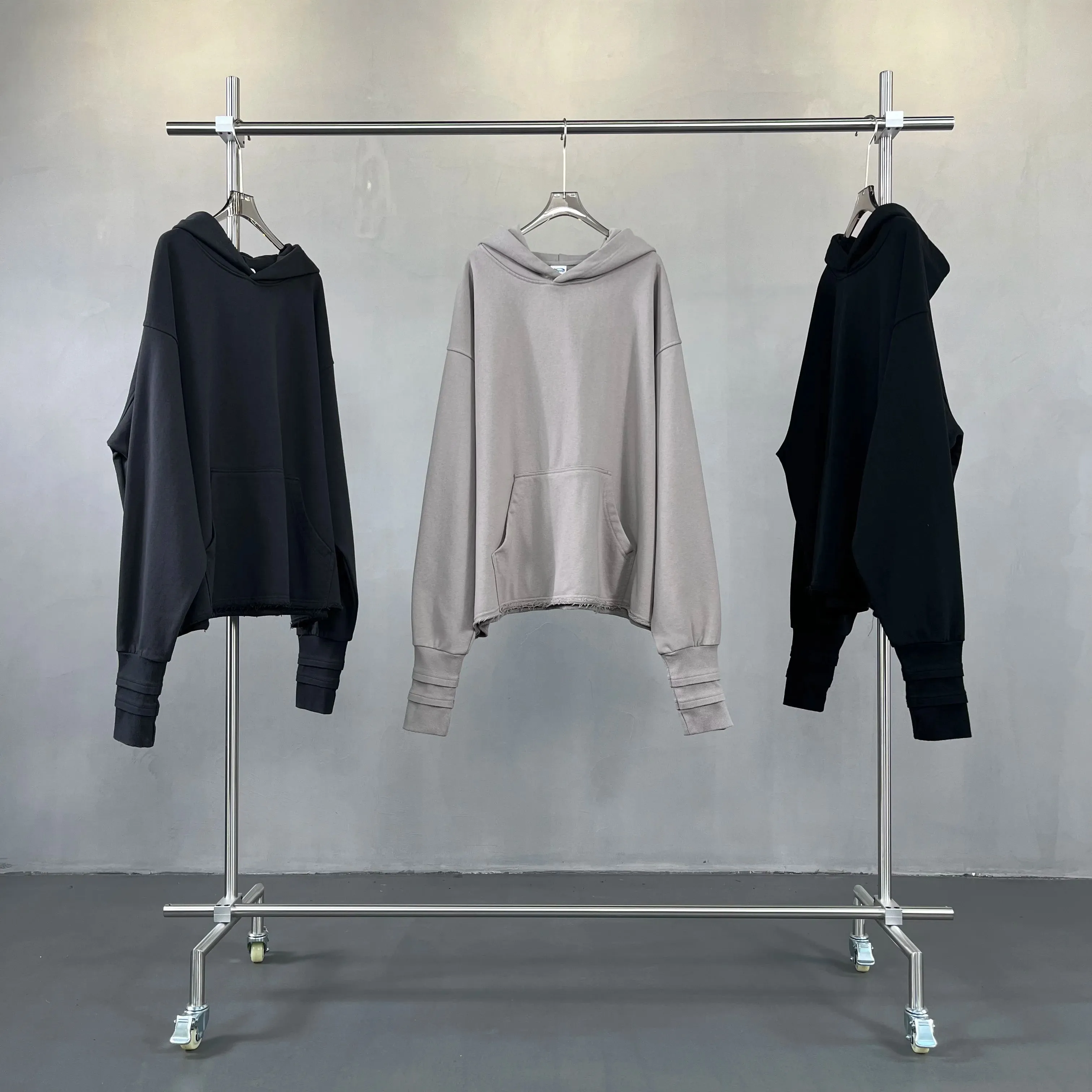 Folded Thread Hand-Sleeve Hoodie