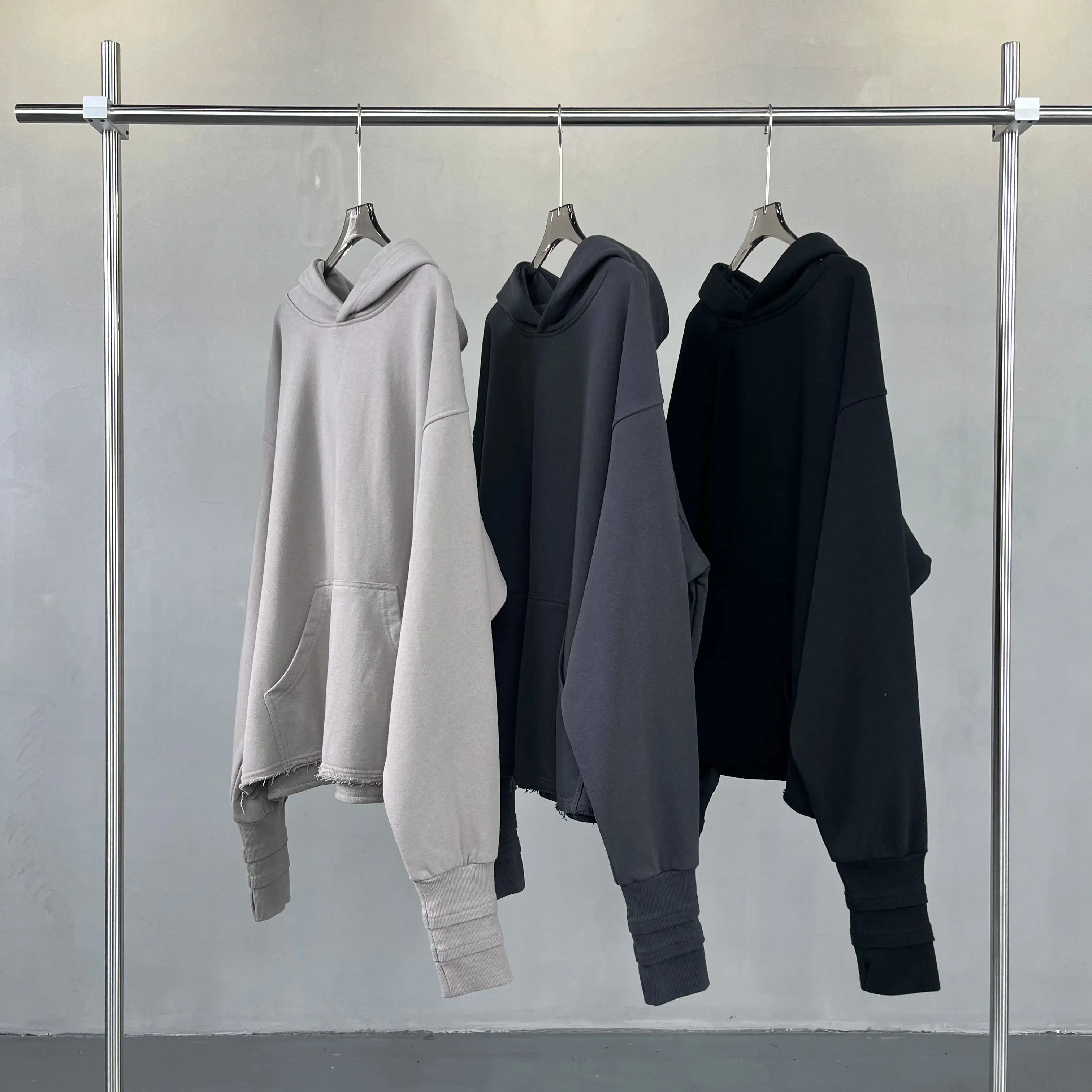 Folded Thread Hand-Sleeve Hoodie