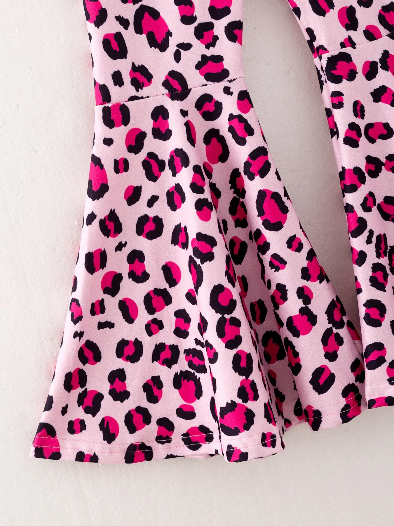 Girls Hot pink "ATTITUDE" Letter Print Top   Leopard Print Flared Pants