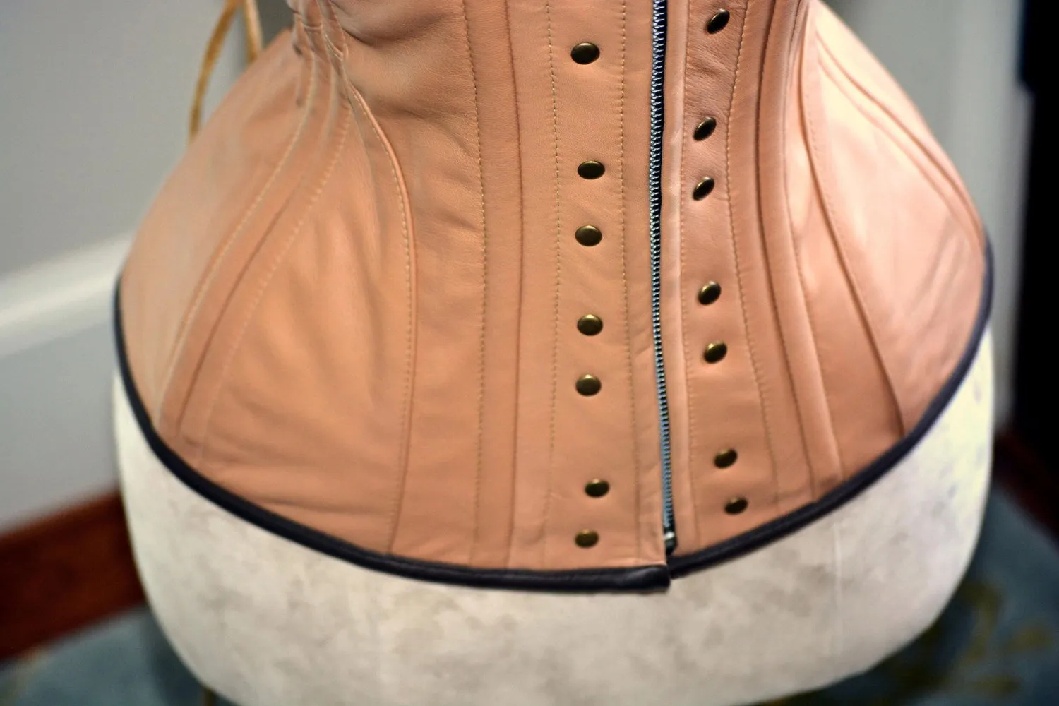 High quality hand dyed lambskin Ciri cosplay corset, steel boned made to measures cosplay exclusive corset, steampunk leather corset